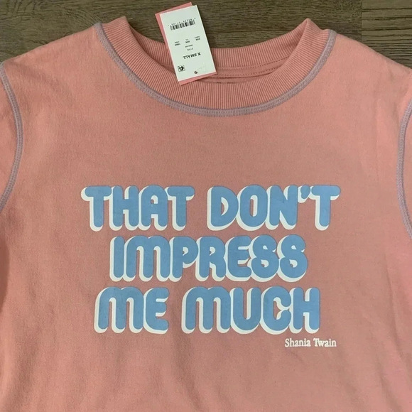 Shania Twain That Don't Impress Me Much Graphic Sweatshirt Size XS - Pink - NWT - Picture 5 of 10